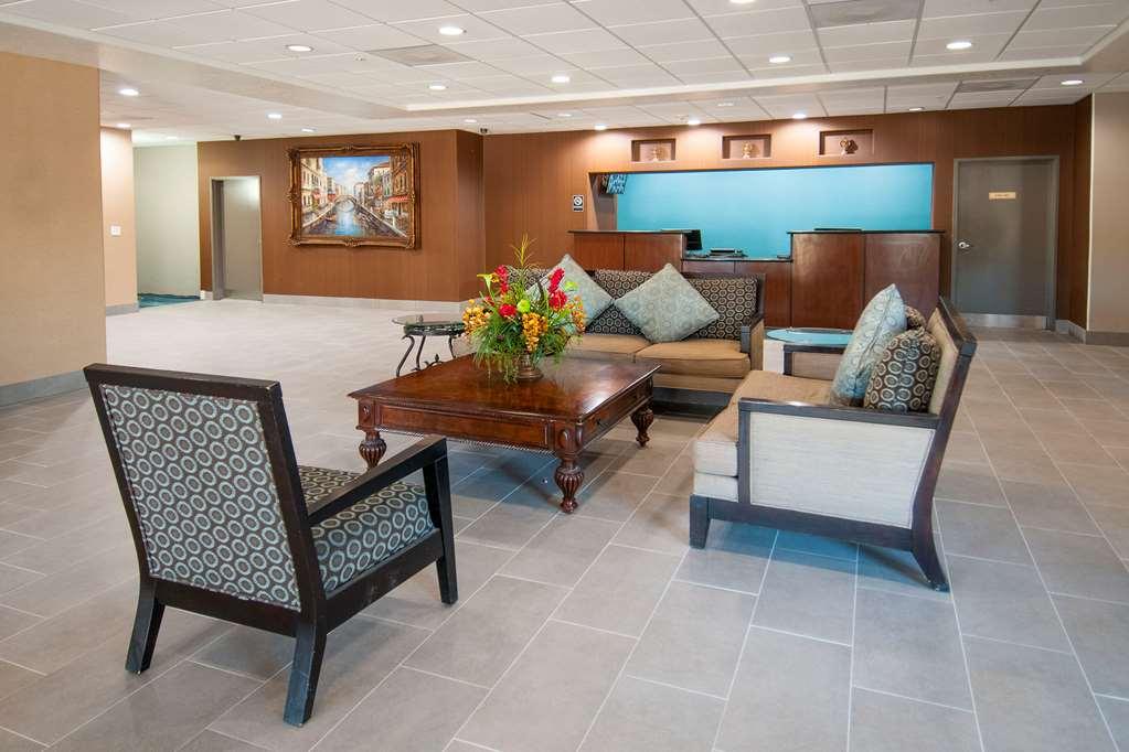 Days Inn & Suites By Wyndham San Antonio Near Frost Bank Center Интерьер фото